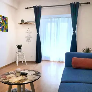 1br On The Beautiful Street In Center Appartamento